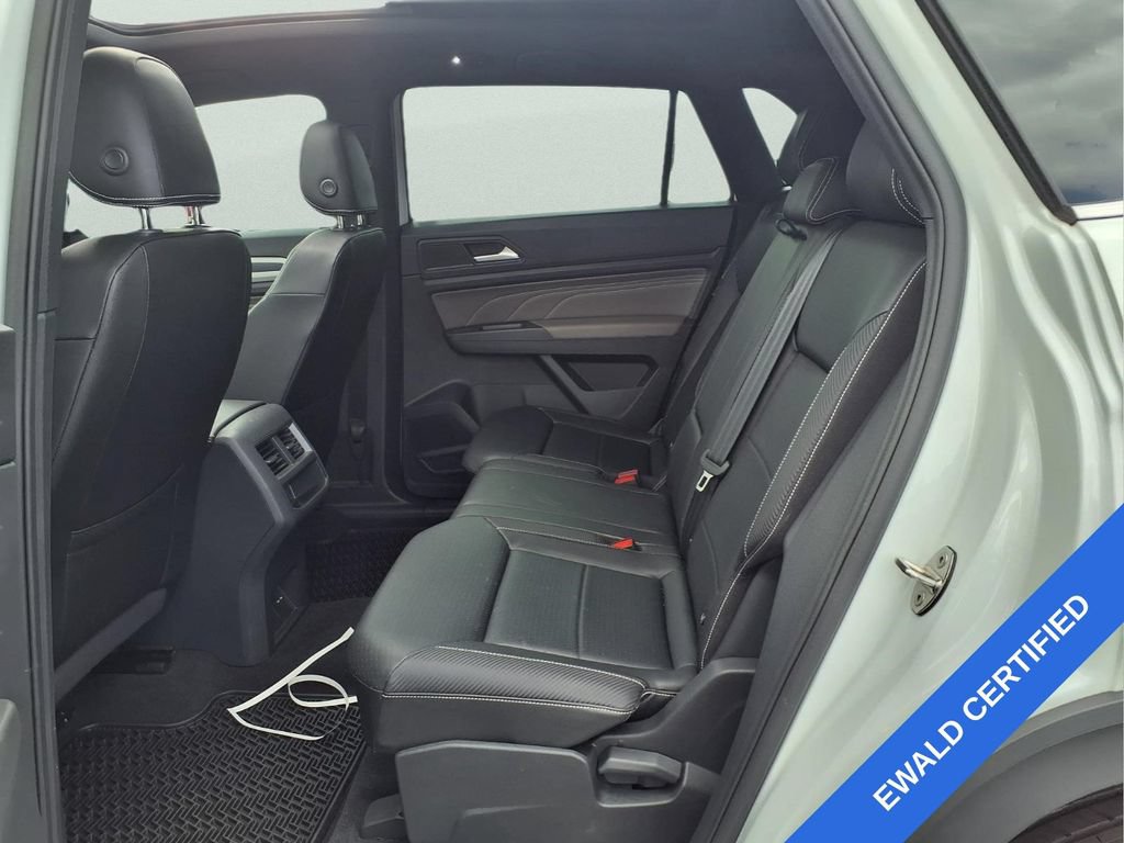 Used 2023 Volkswagen Atlas Cross Sport SEL AWD/4WD image 15