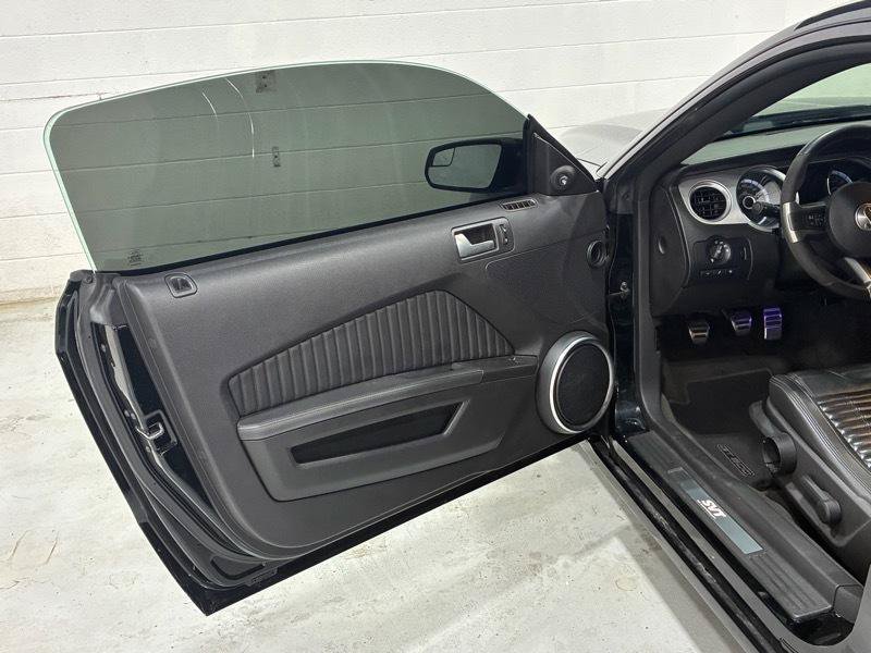 Used 2013 Ford Mustang Shelby GT500 RWD image 11