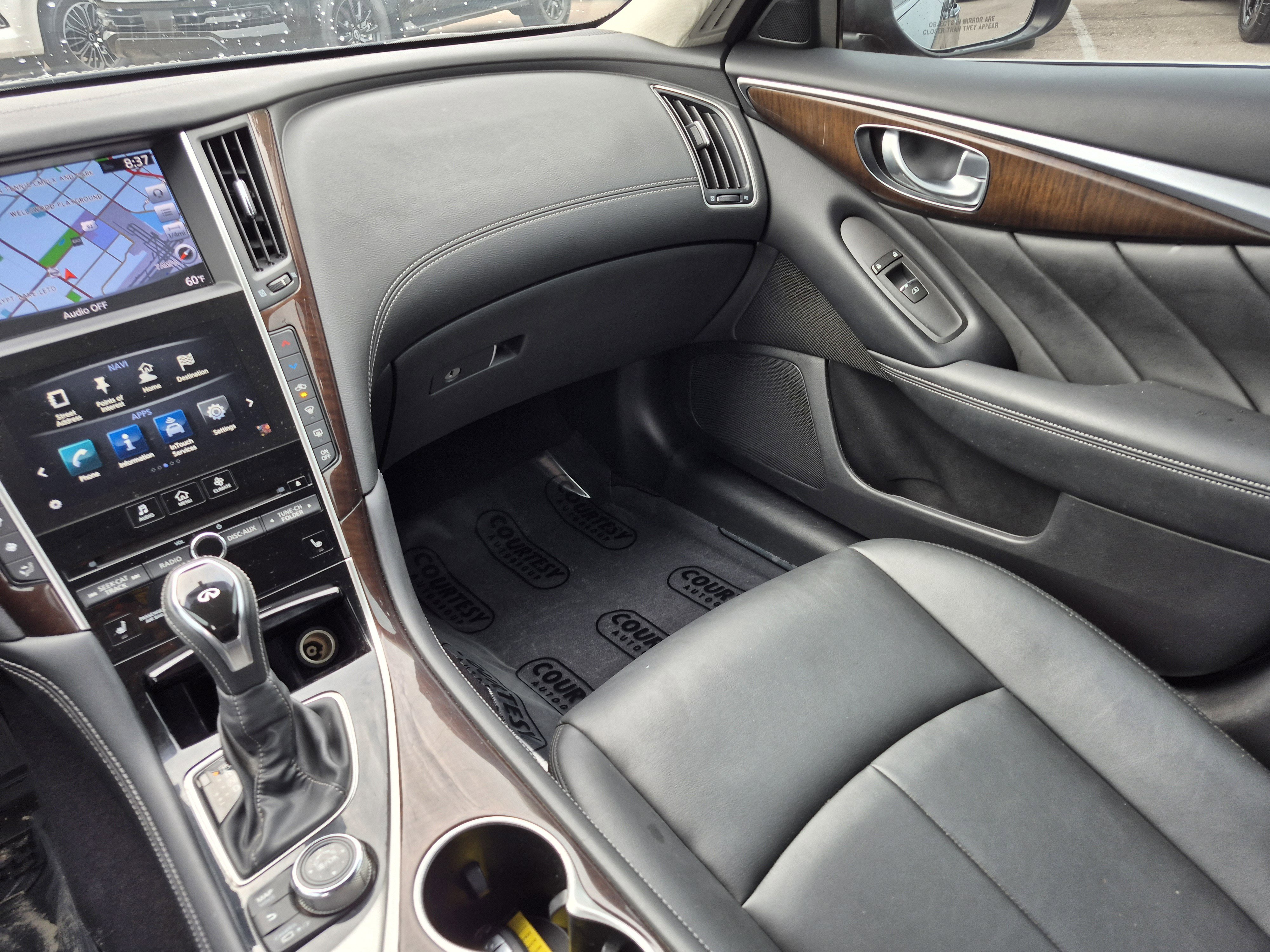 Used 2018 INFINITI Q50 Luxe w/ Essential Package (3.0T Luxe) RWD image 17