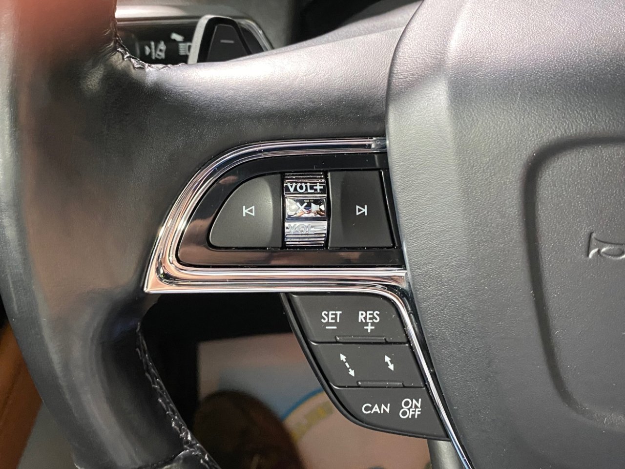 Used 2021 Lincoln Navigator Reserve image 16