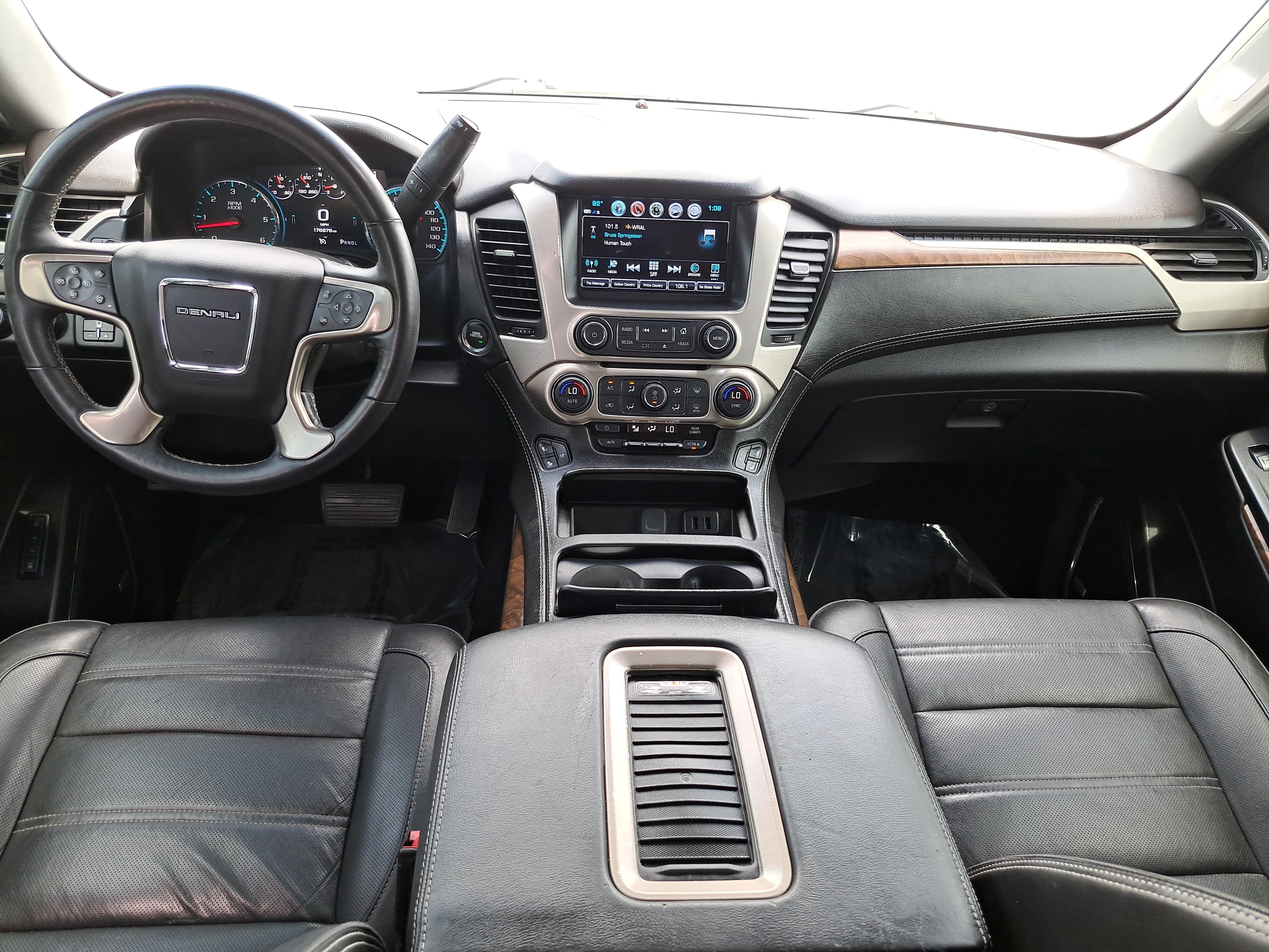 Used 2018 GMC Yukon Denali w/ Open Road Package AWD/4WD image 9
