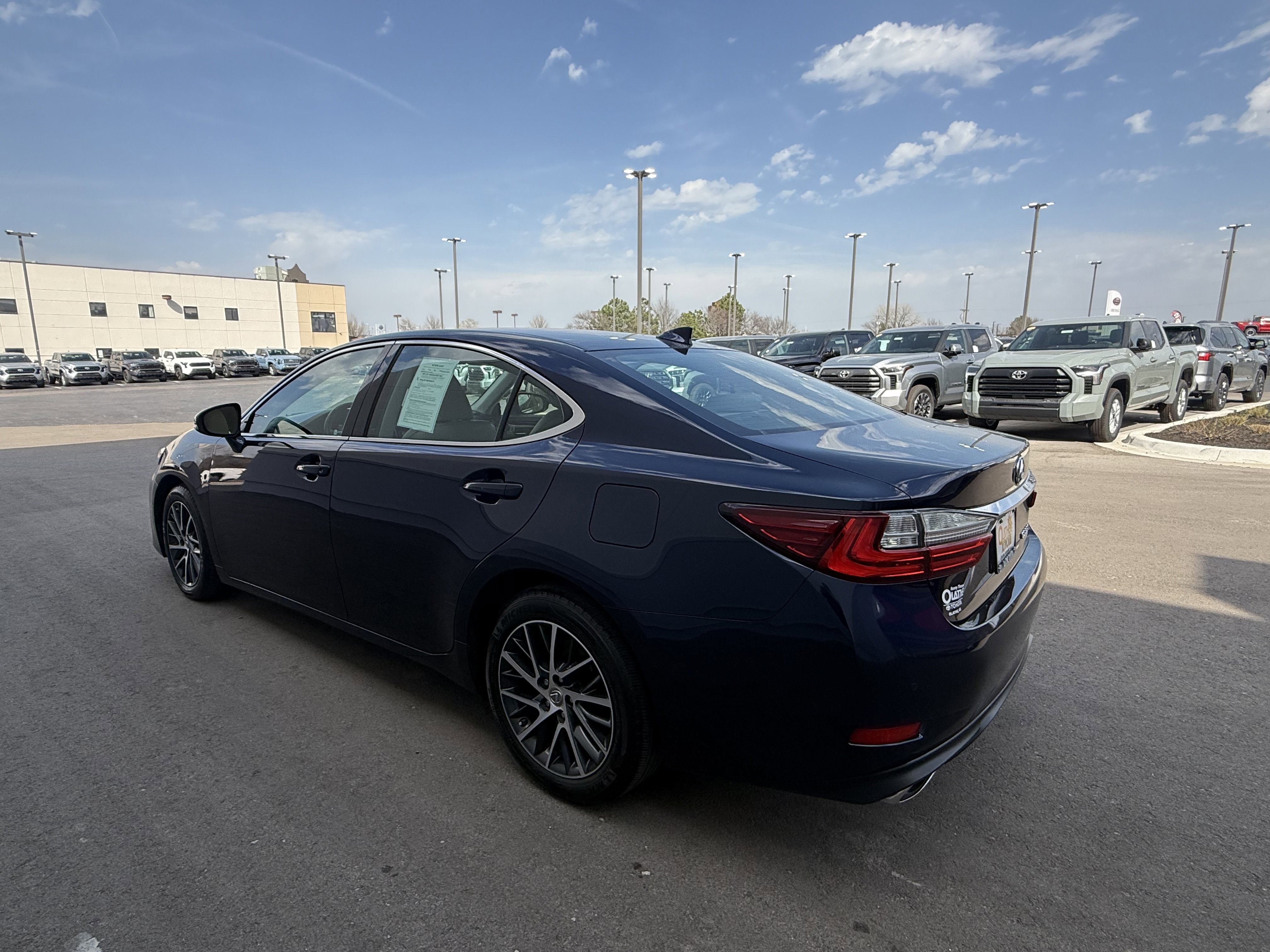 Used 2016 Lexus ES 350 w/ Luxury Package w/Wood Trim image 13
