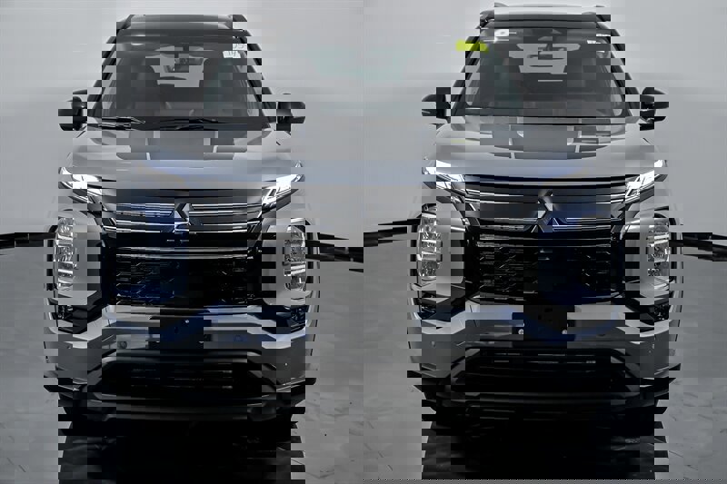 New 2025 Mitsubishi Outlander AWD image 4
