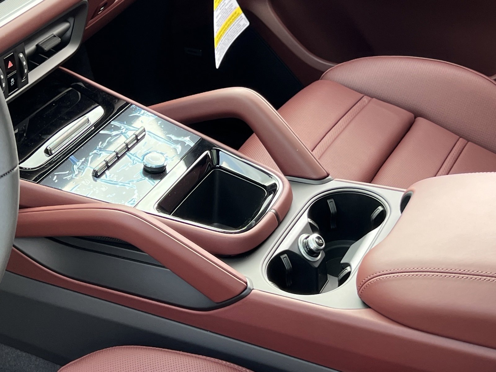 New 2026 Porsche Cayenne image 28