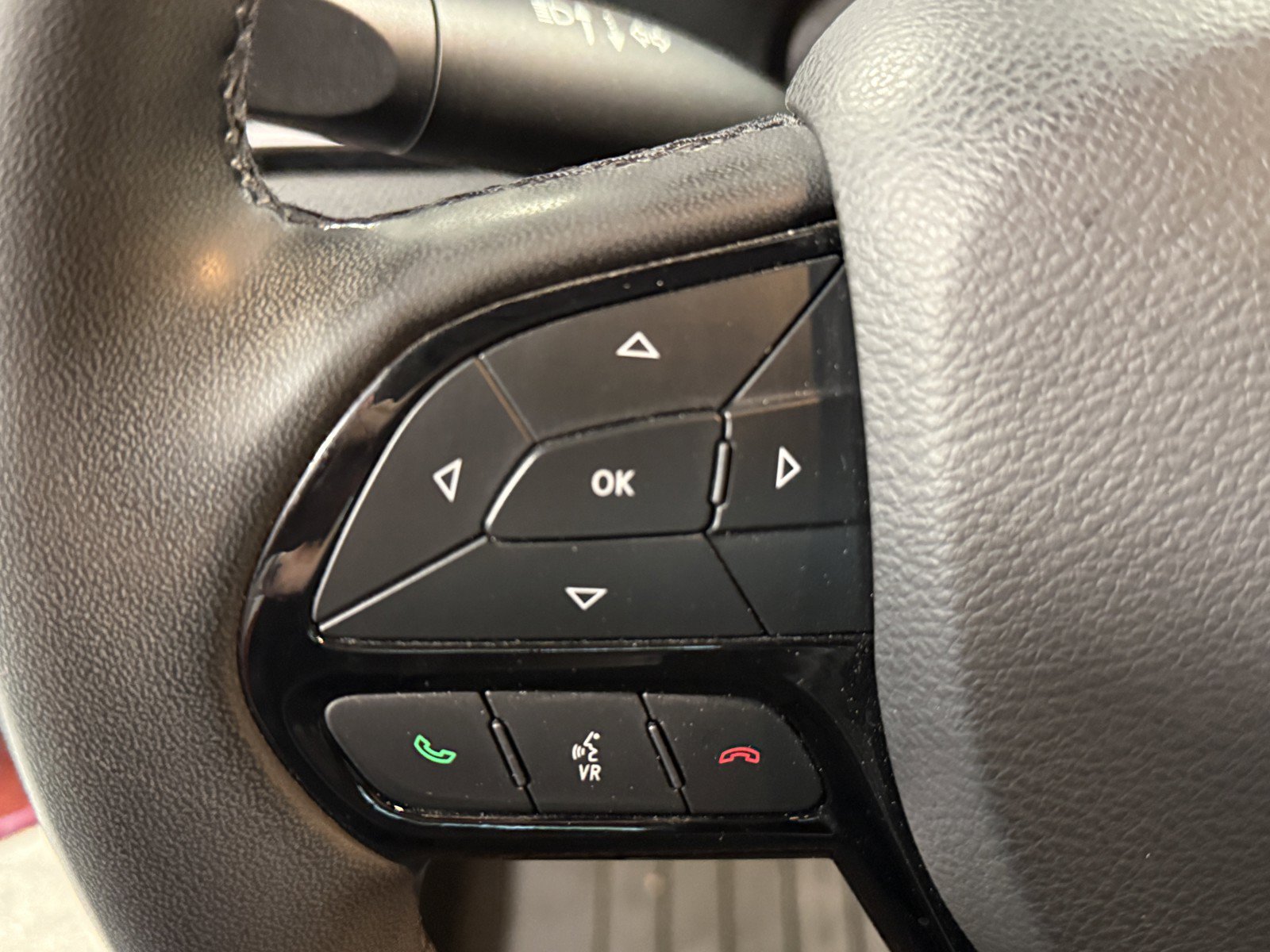 Used 2021 Jeep Cherokee Latitude Plus FWD image 17