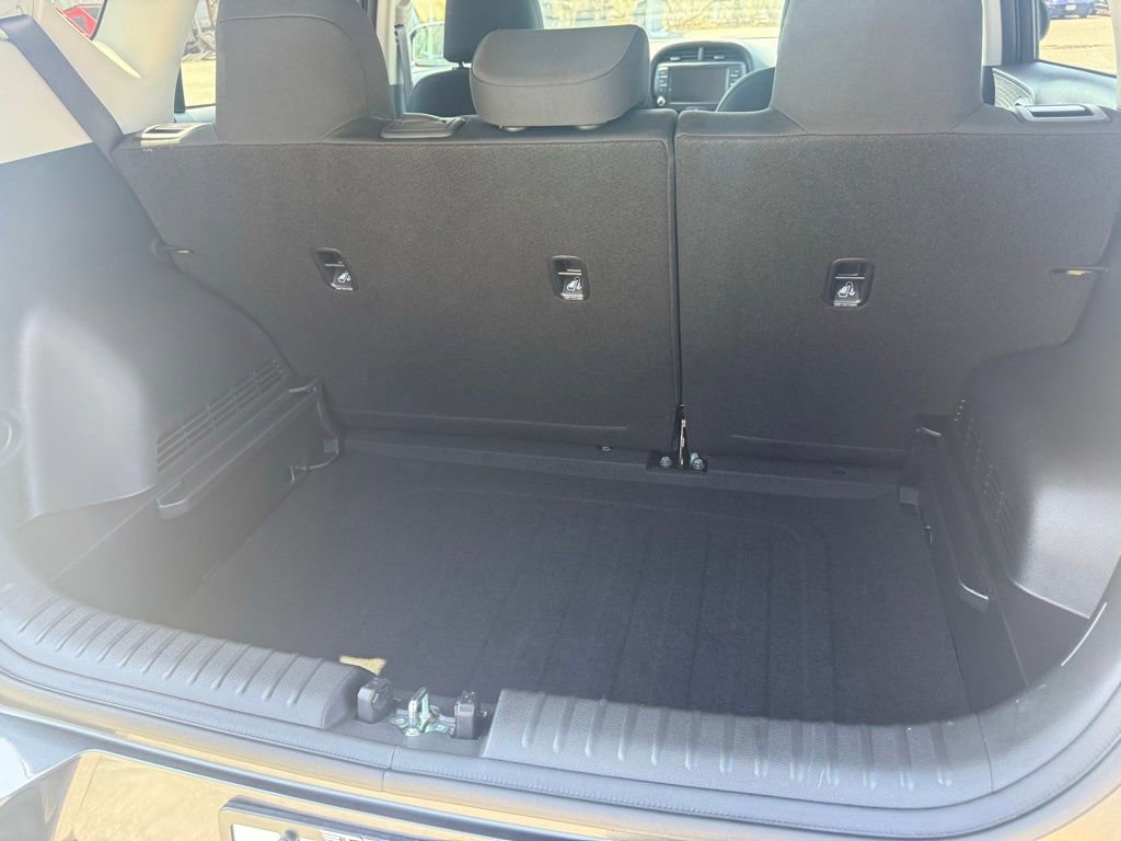 Used 2024 Kia Soul LX w/ Option Group 015 image 35