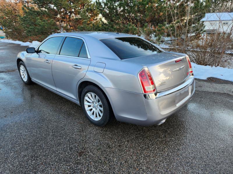 Used 2013 Chrysler 300 w/ Driver Convenience Group image 16