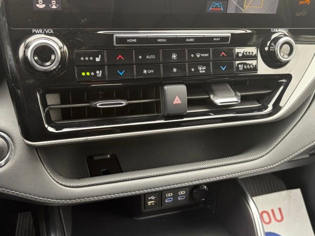 Used 2022 Toyota Highlander Platinum AWD/4WD image 23
