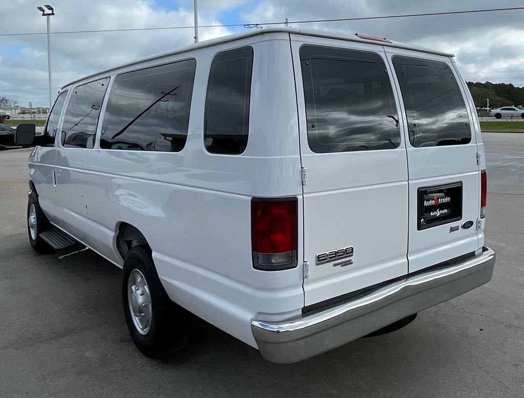 Used 2009 Ford E-350 and Econoline 350 XLT image 6