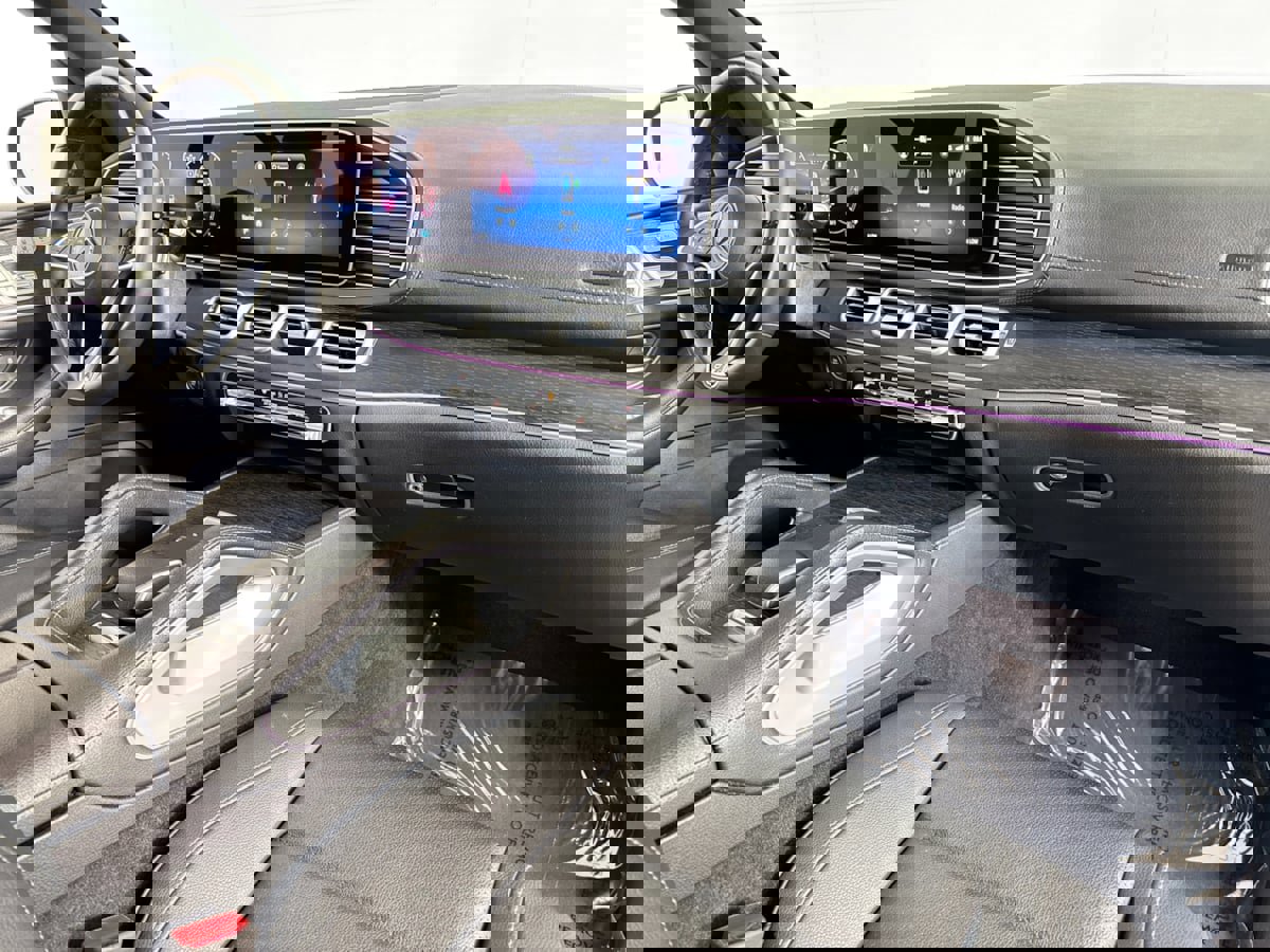 Used 2024 Mercedes-Benz GLS 450 4MATIC image 39