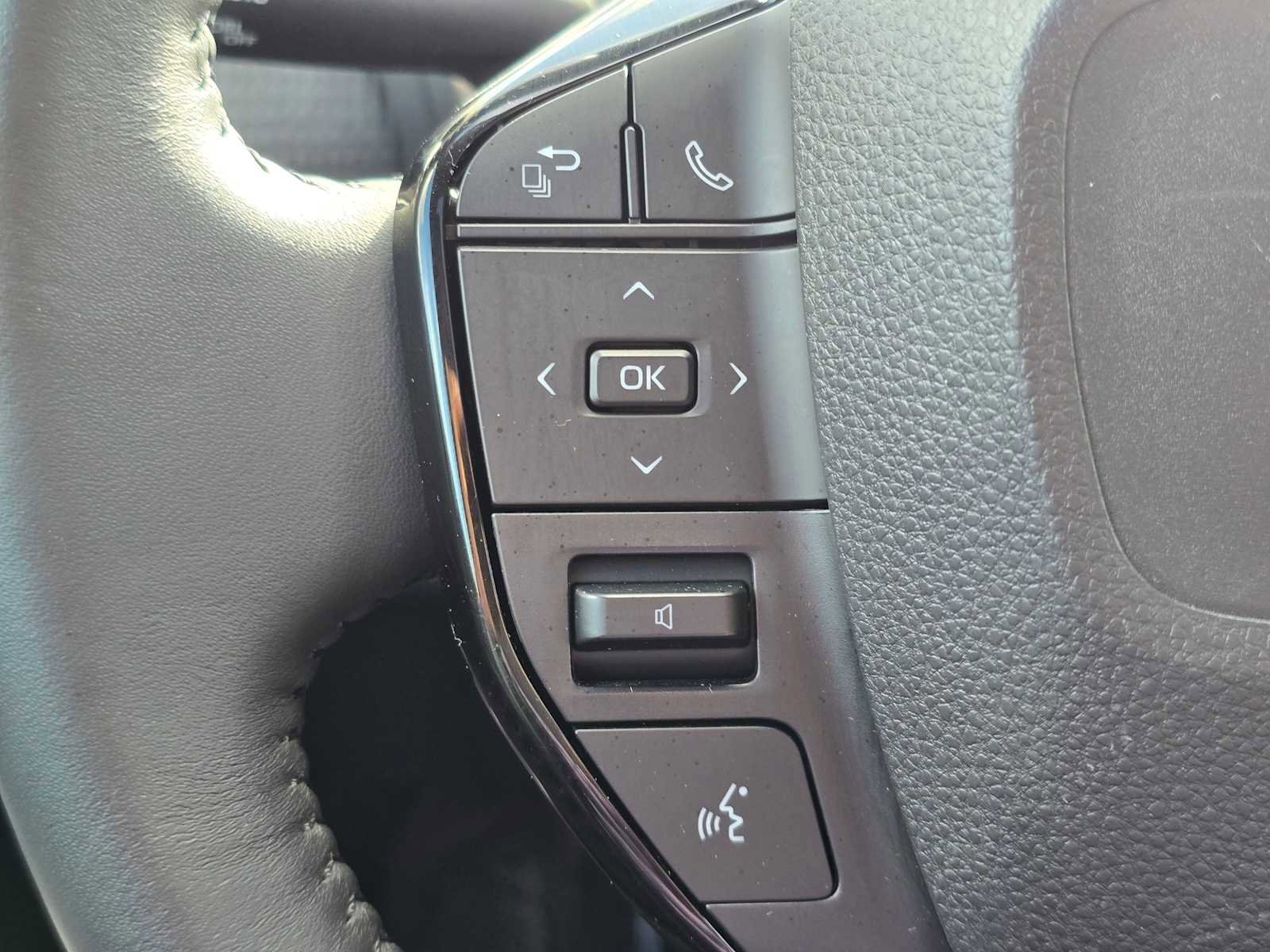 Used 2025 Toyota bZ4X FWD w/ Weather Package image 30