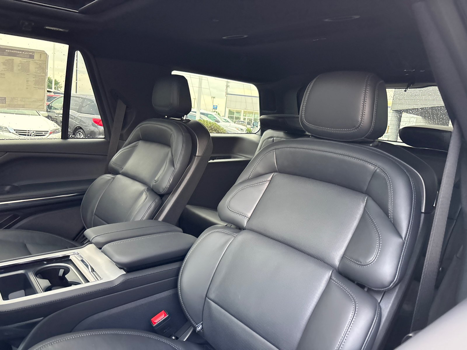 New 2027 Lincoln Navigator Reserve w/ Jet Appearance Package AWD/4WD image 26