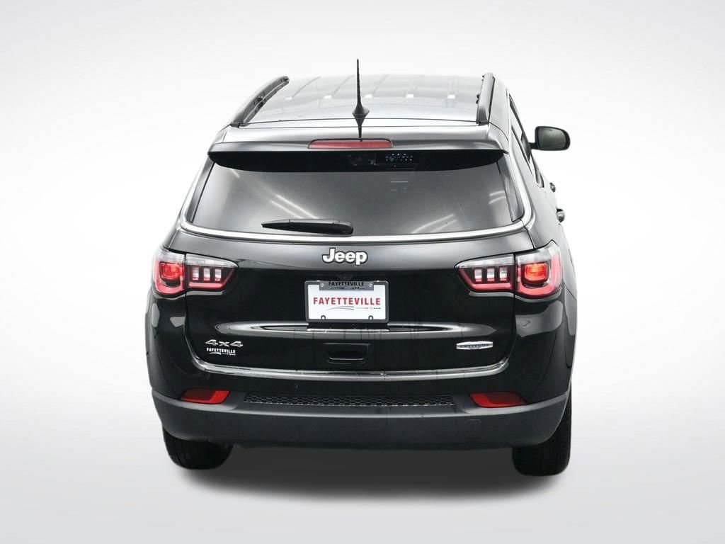 Used 2025 Jeep Compass Latitude image 27