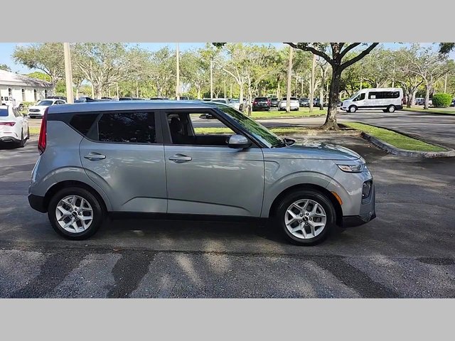 Used 2022 Kia Soul LX w/ Technology Package image 41