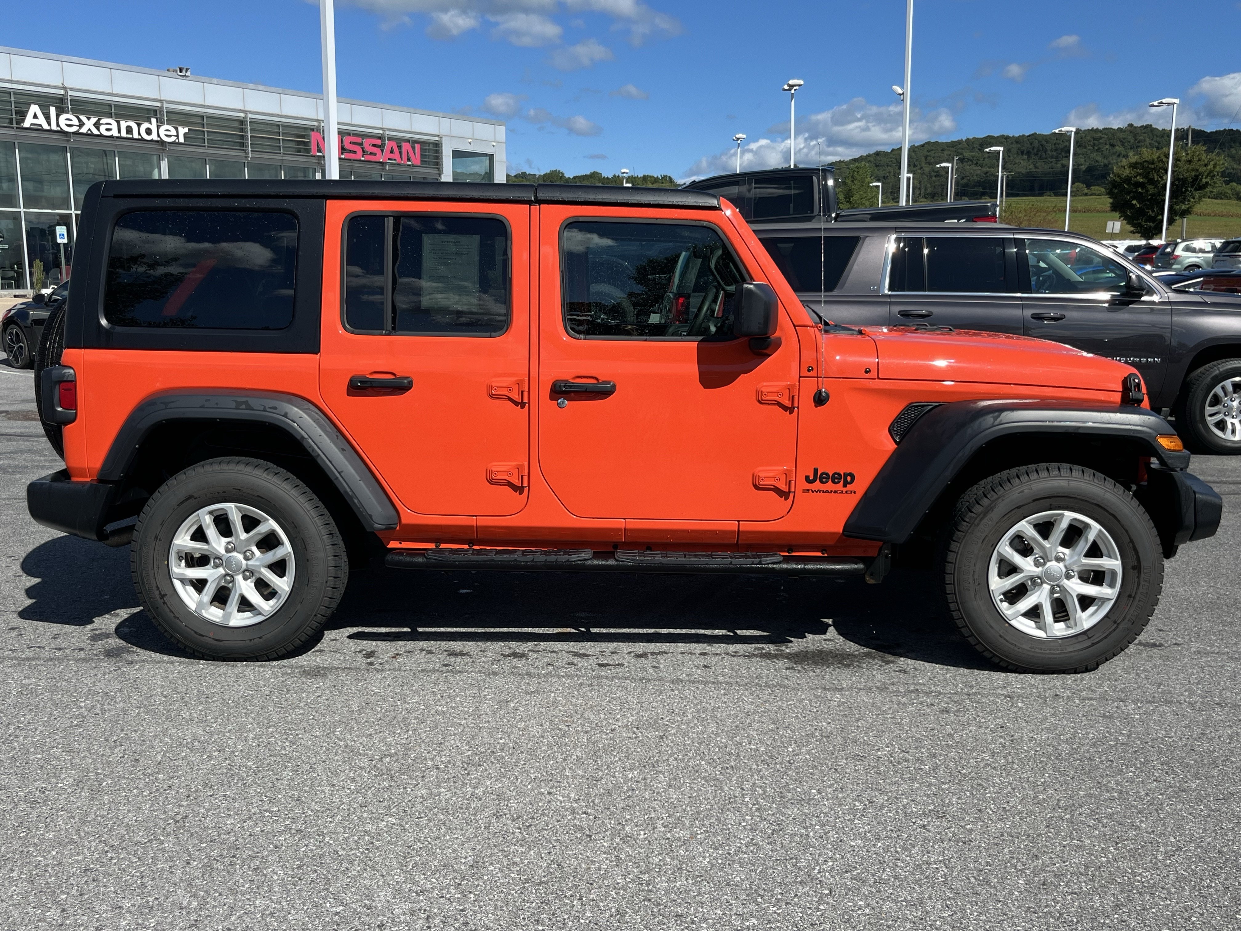 Used 2023 Jeep Wrangler Unlimited Sport AWD/4WD video 2