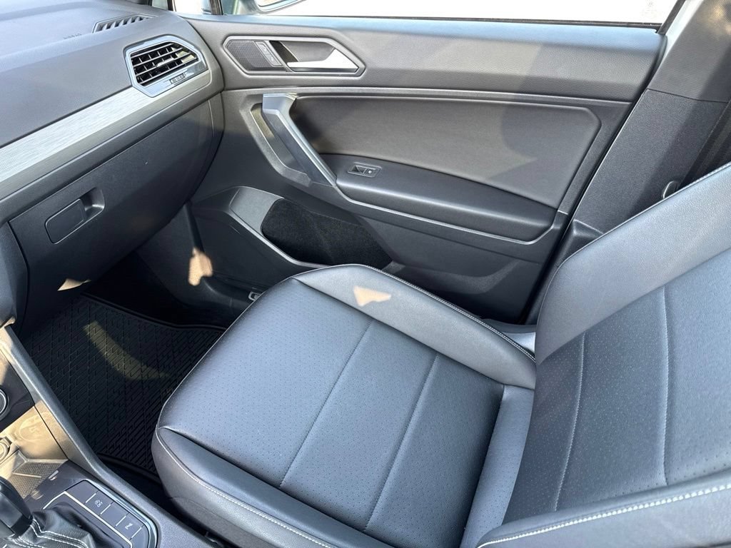 Used 2021 Volkswagen Tiguan SE R-Line AWD/4WD image 21