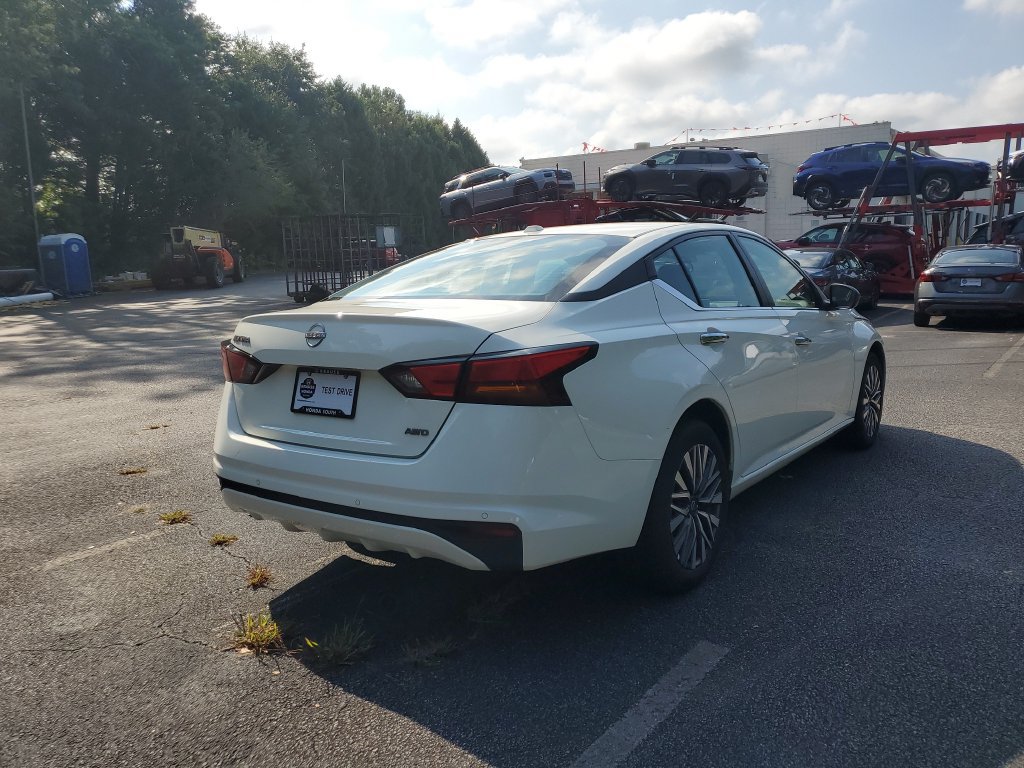 Used 2025 Nissan Altima 2.5 SV AWD/4WD image 7