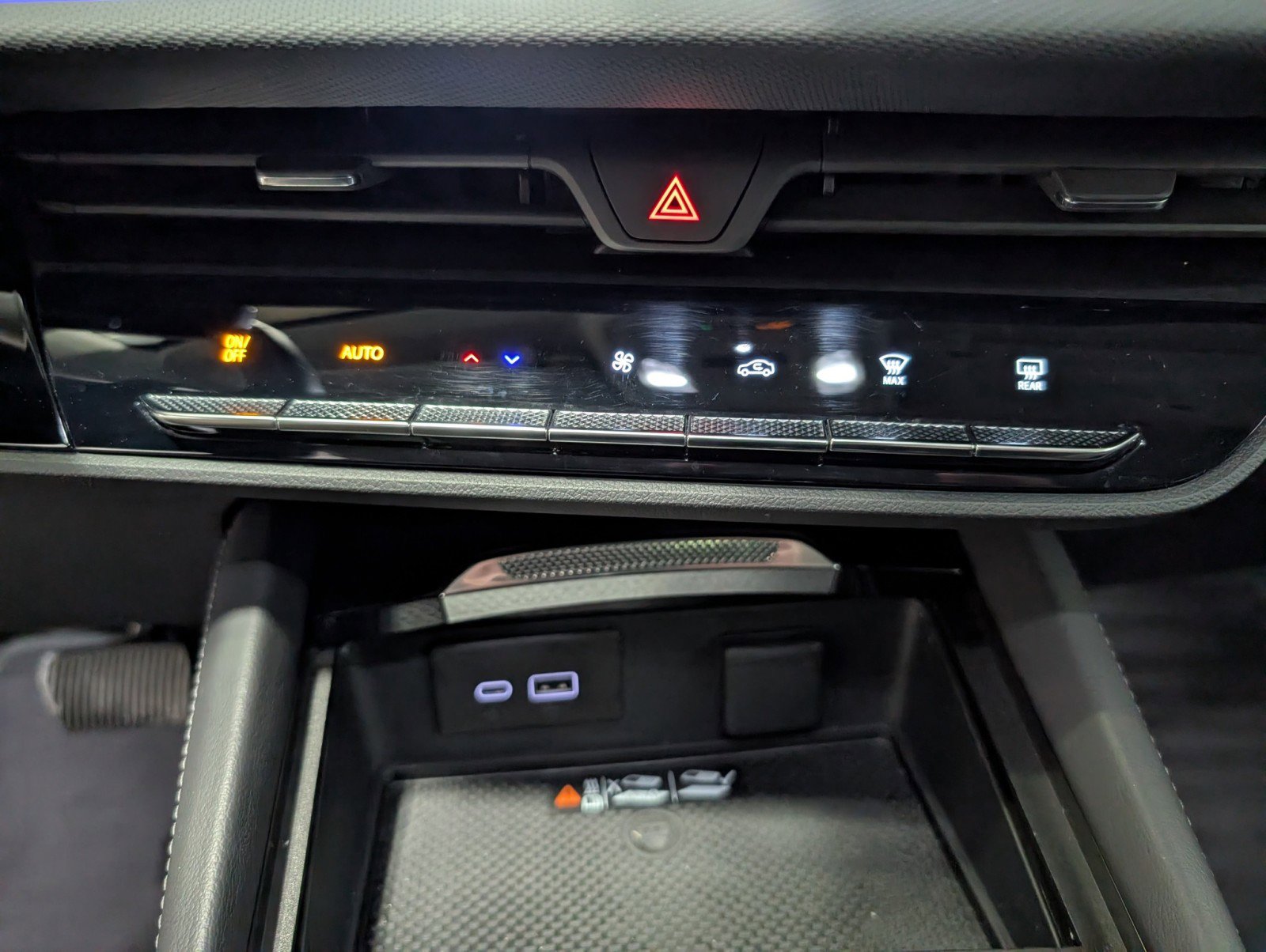 Used 2025 Buick Envision Preferred image 22