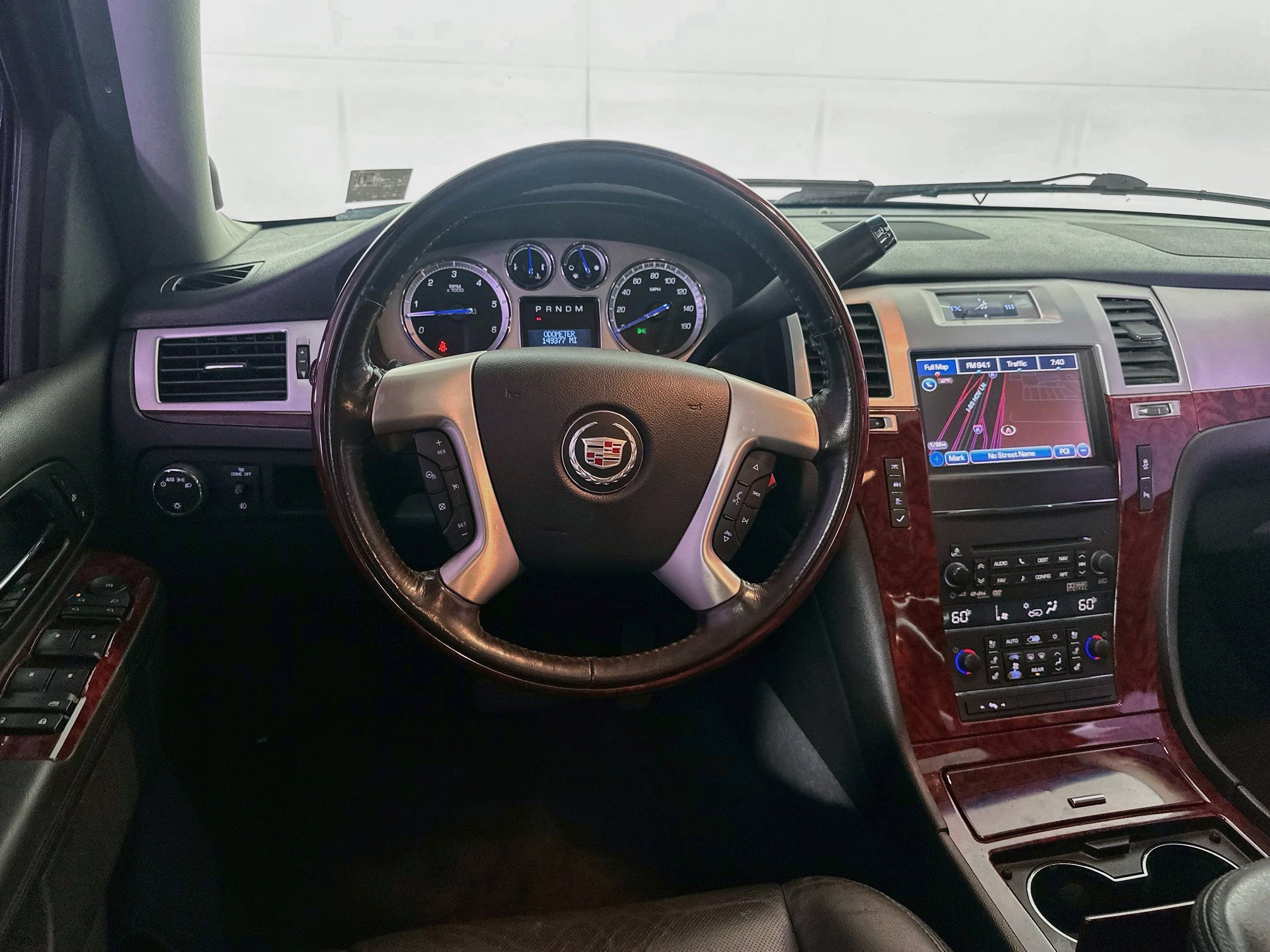 Used 2014 Cadillac Escalade Luxury RWD image 18