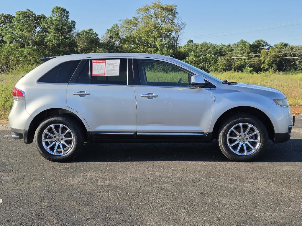 Used 2011 Lincoln MKX 2WD w/ 101A Rapid Spec Order Code image 9