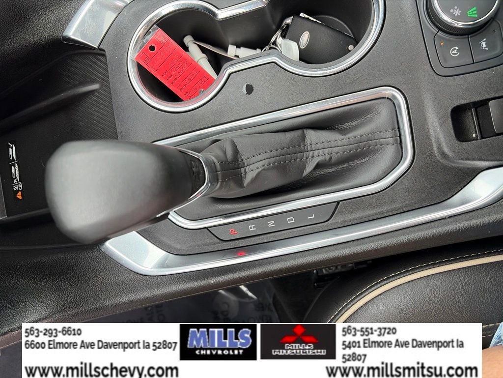 Used 2023 Chevrolet Traverse Premier w/ Redline Edition FWD image 16