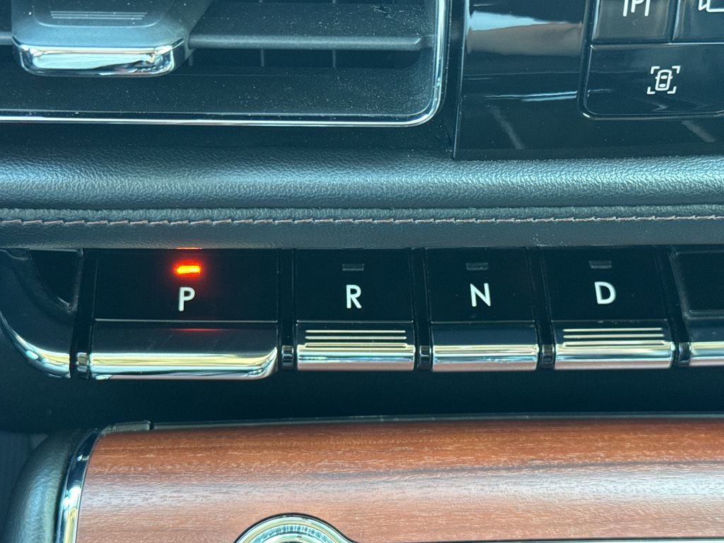 Used 2023 Lincoln Aviator Reserve AWD/4WD image 30