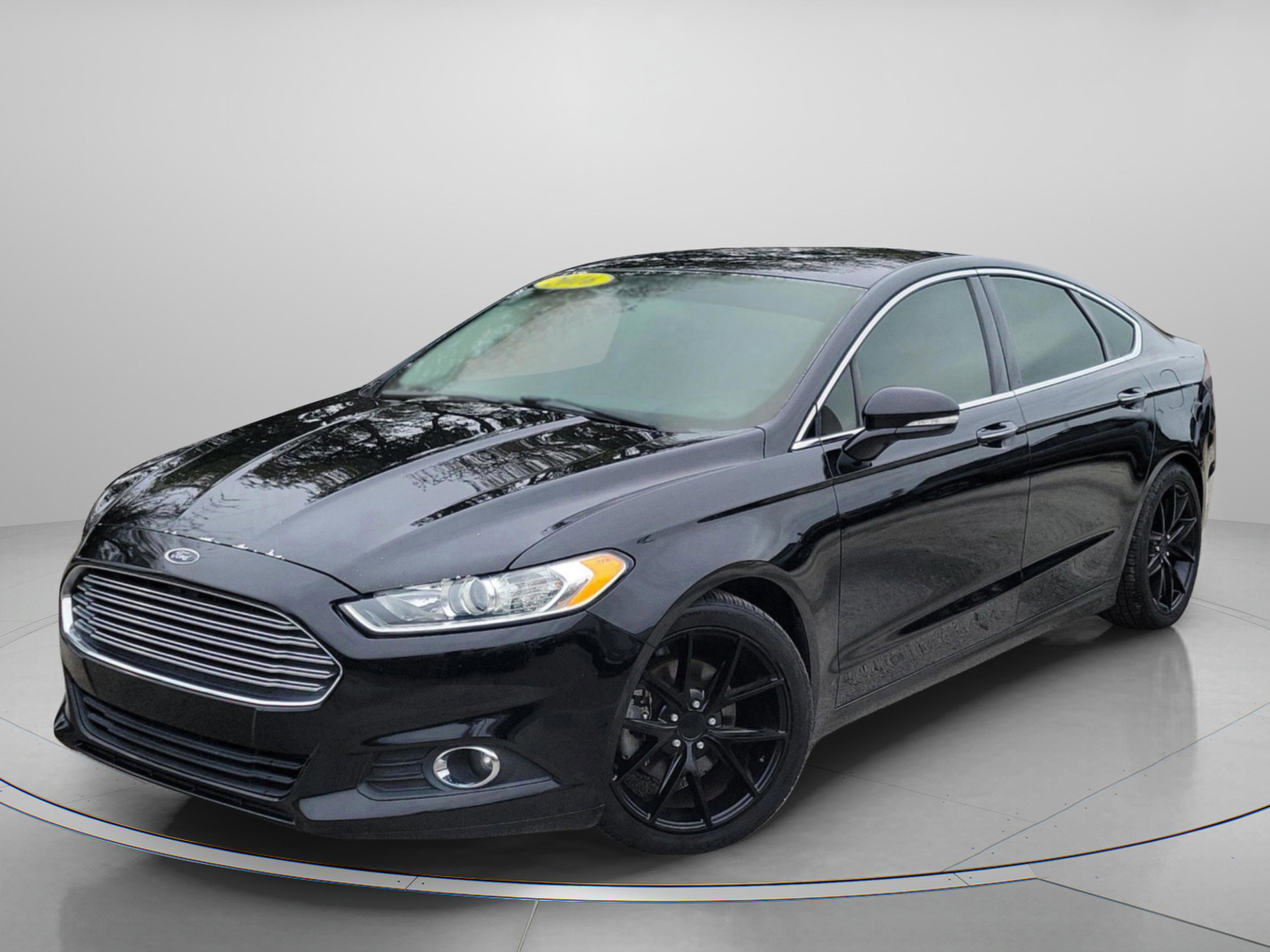 Used 2016 Ford Fusion SE w/ Equipment Group 202A FWD image 2