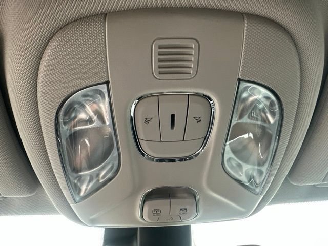 Used 2022 Jeep Compass Limited w/ Sun and Sound Group AWD/4WD image 14