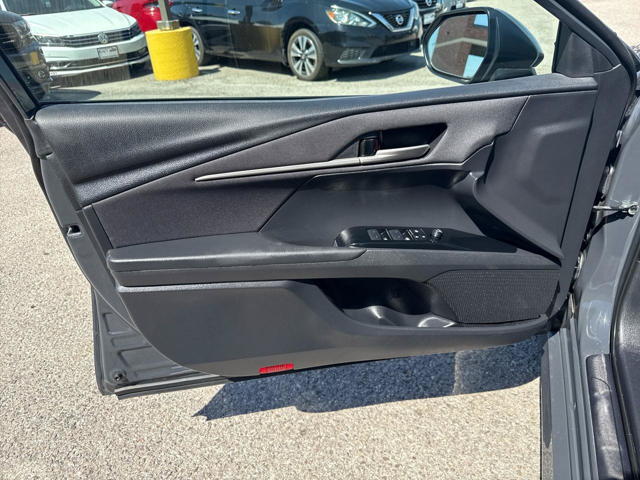 Used 2025 Toyota Camry LE FWD image 11