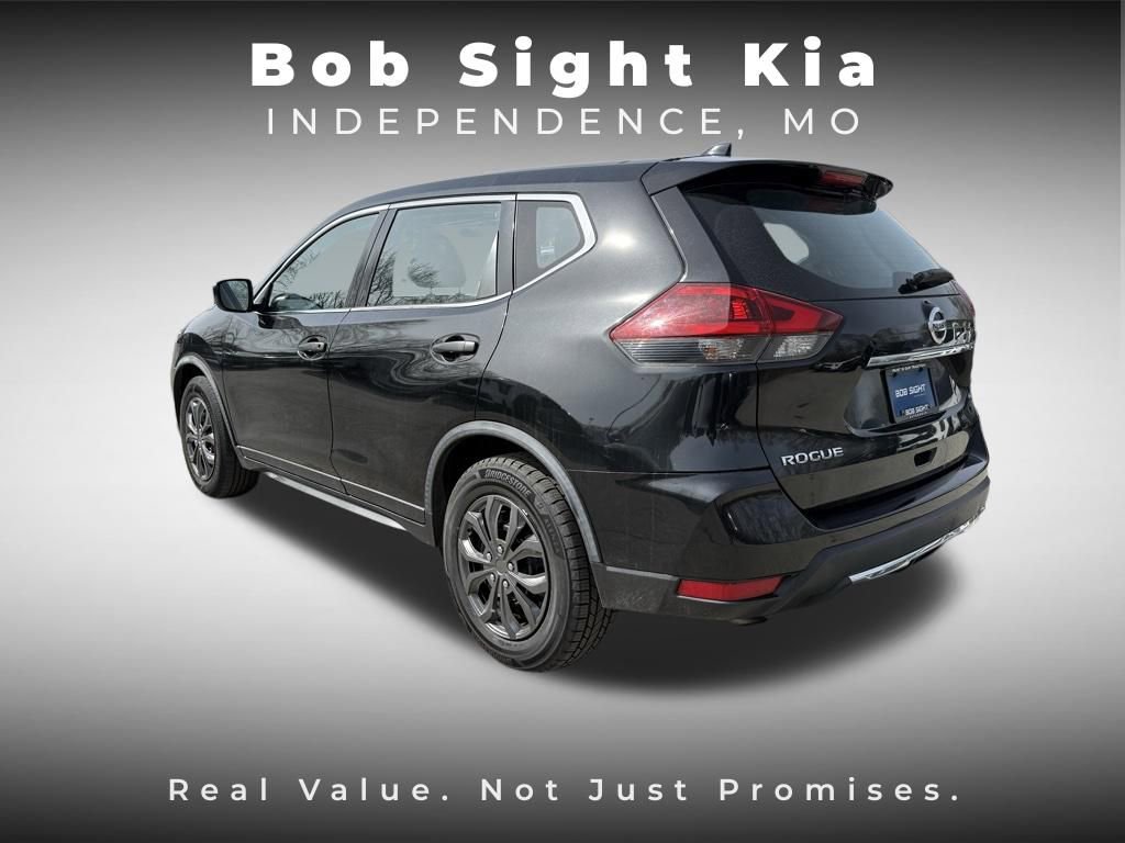 Used 2018 Nissan Rogue S image 12