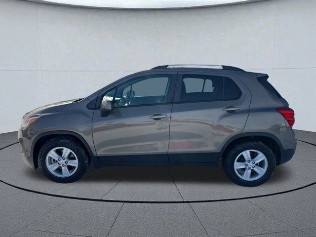 Used 2021 Chevrolet Trax LT w/ LT Convenience Package image 2