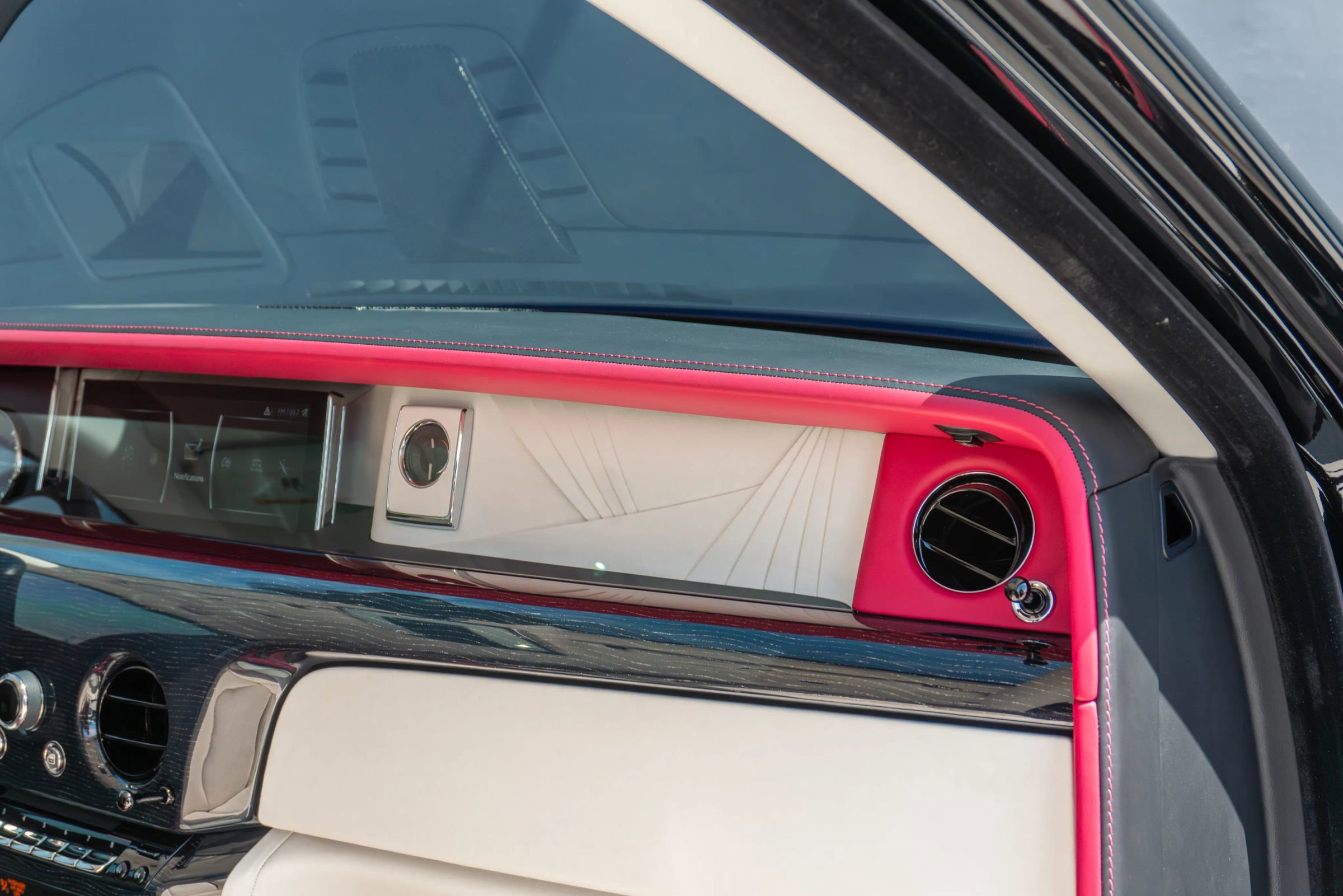 Used 2023 Rolls-Royce Phantom Sedan RWD image 68