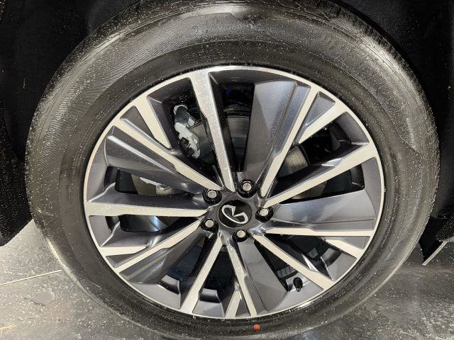 Certified 2026 INFINITI QX60 Luxe w/ Family Package AWD/4WD image 16