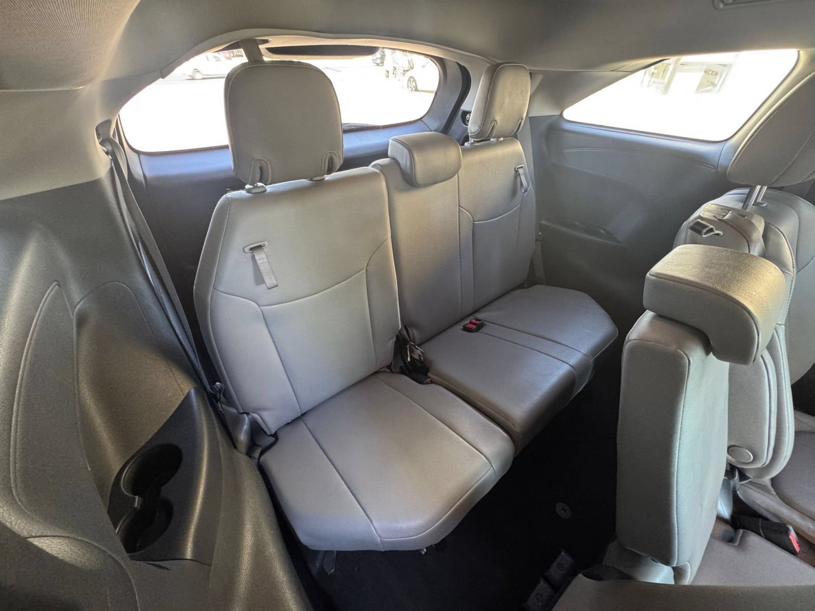 Used 2025 Toyota Sienna XLE FWD image 31