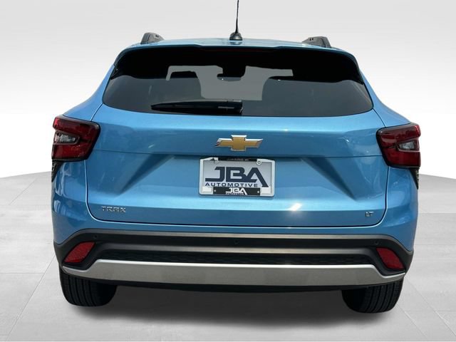 Certified 2025 Chevrolet Trax LT w/ Driver Confidence Package FWD image 27