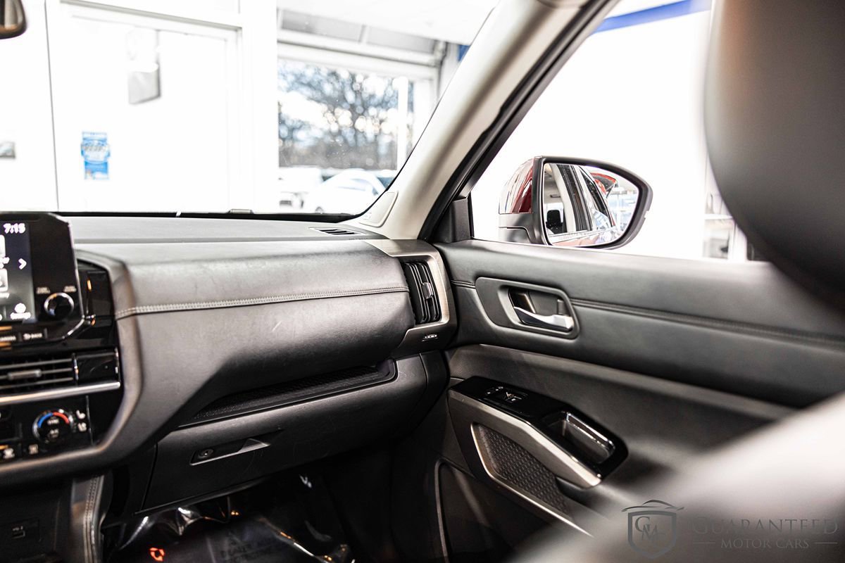Used 2022 Nissan Pathfinder Platinum w/ Cargo Package image 42
