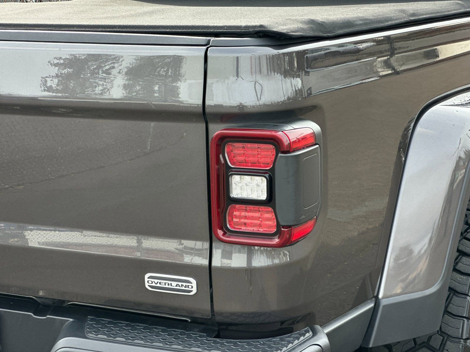 Used 2020 Jeep Gladiator Overland image 25