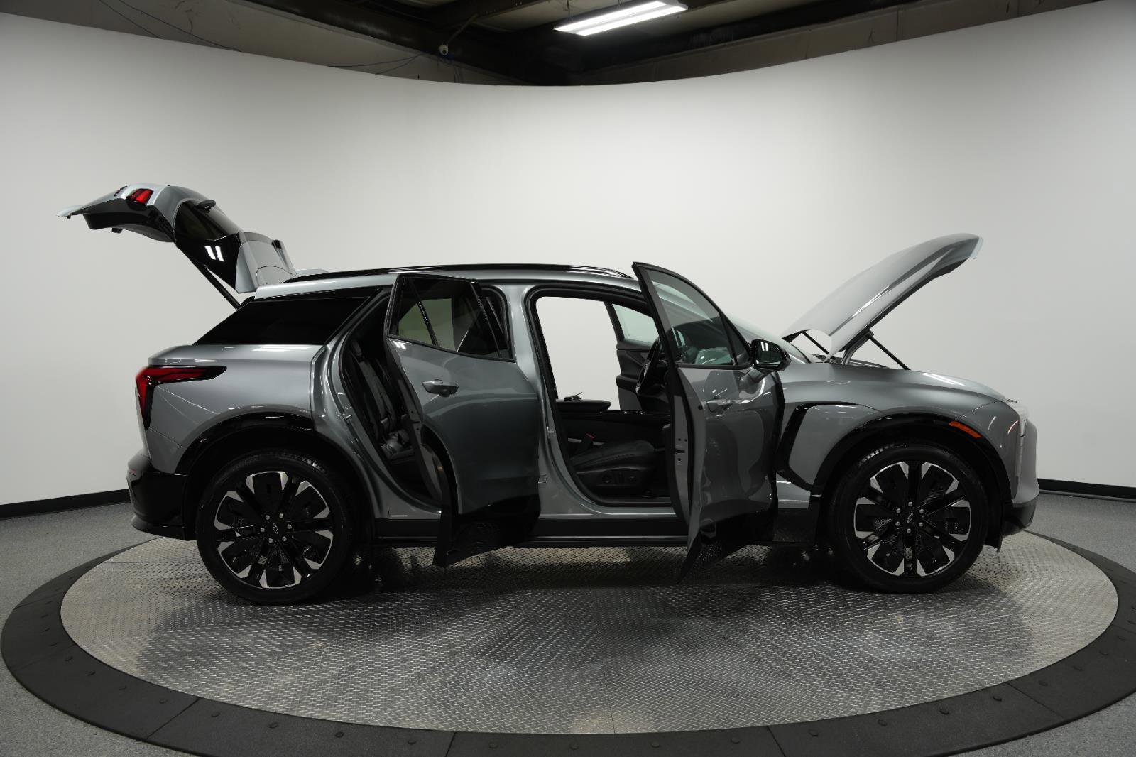 Used 2025 Chevrolet Blazer EV RS AWD/4WD image 9