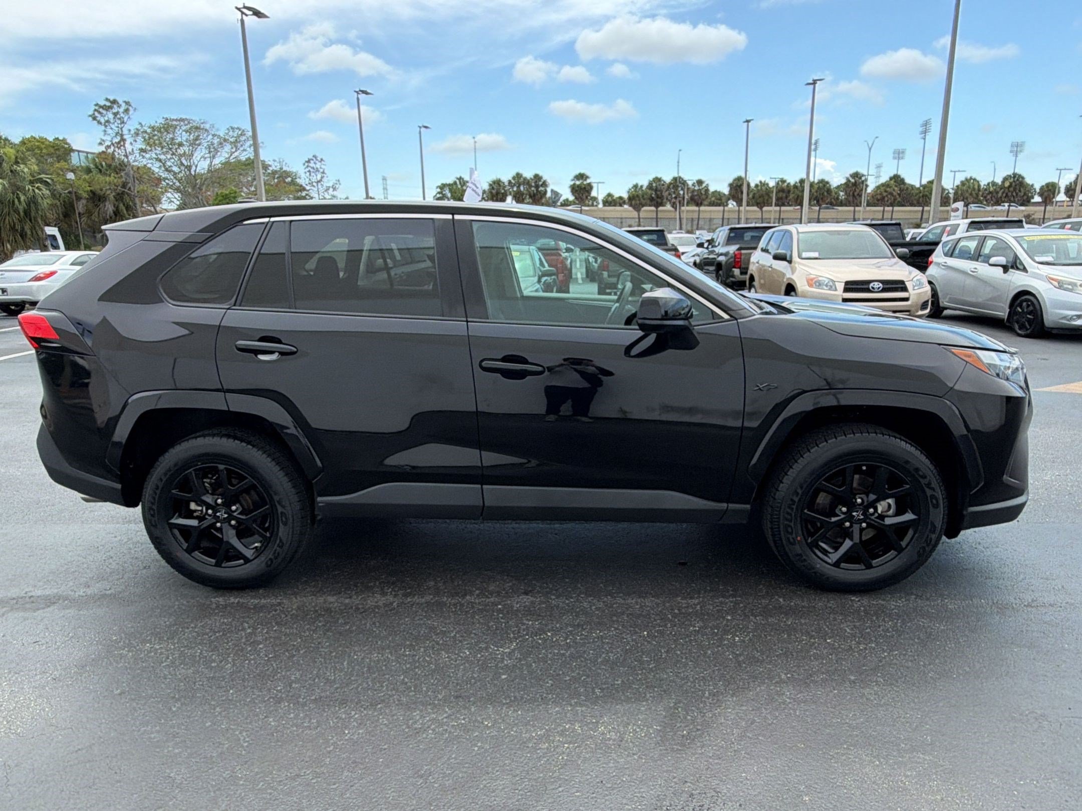 Certified 2024 Toyota RAV4 LE FWD image 8