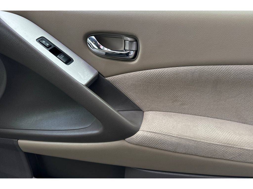 Used 2013 Nissan Murano S image 19