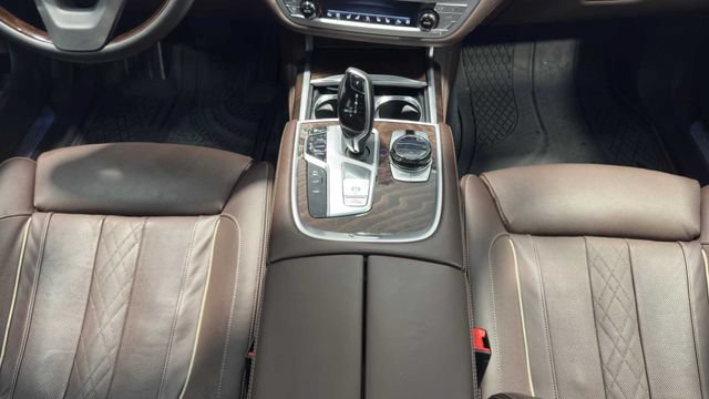 Used 2019 BMW 750i w/ Autobahn Package RWD image 22