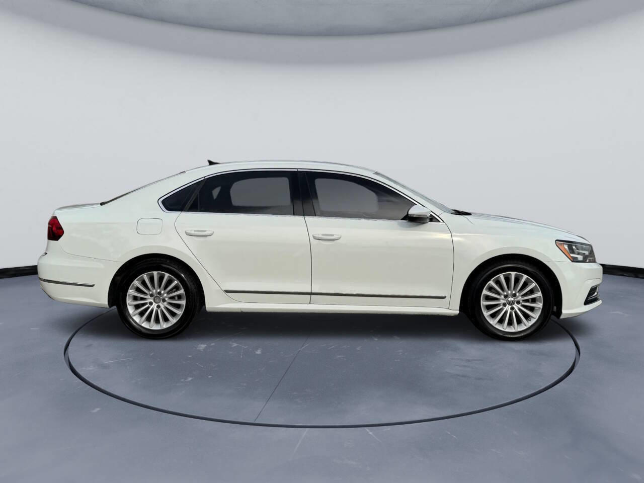 Used 2017 Volkswagen Passat 1.8T SE image 5