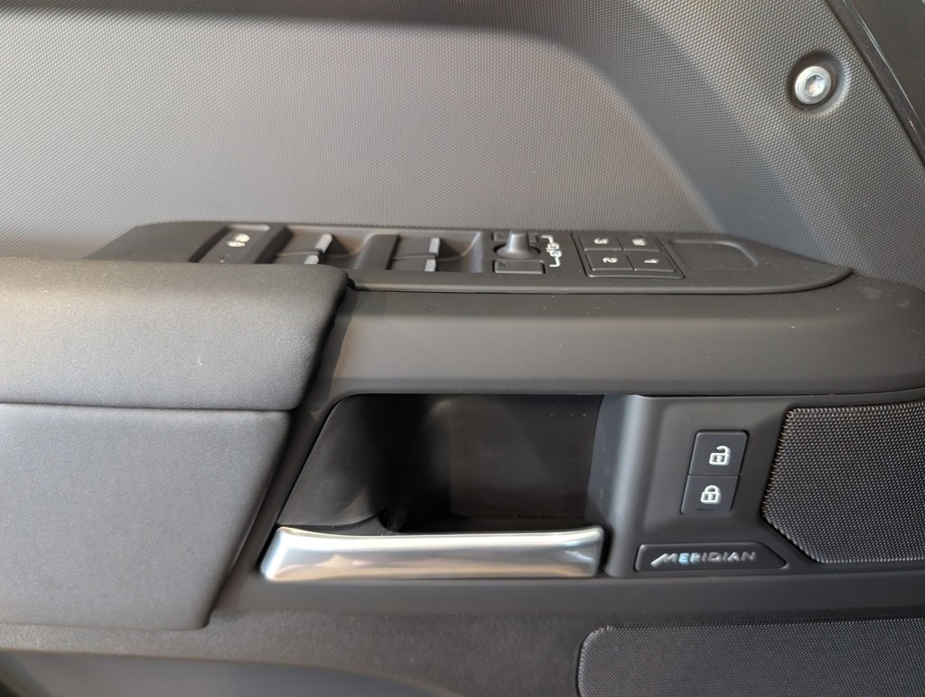 New 2025 Land Rover Defender 110 S image 9