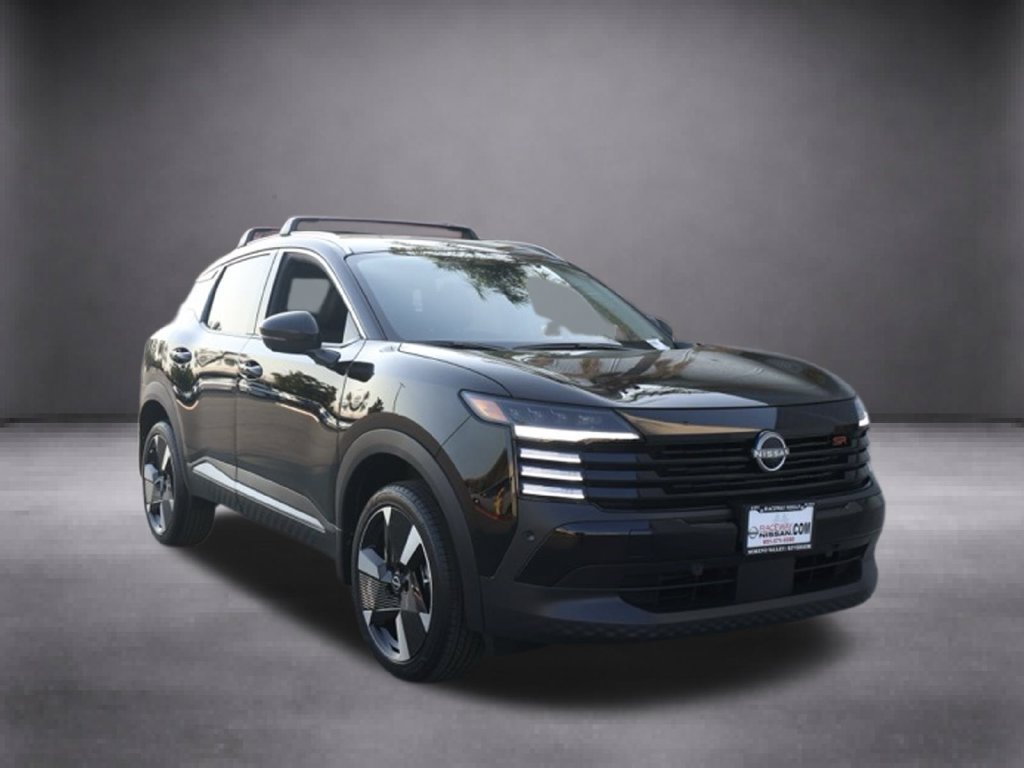 New 2025 Nissan Kicks SR FWD image 2