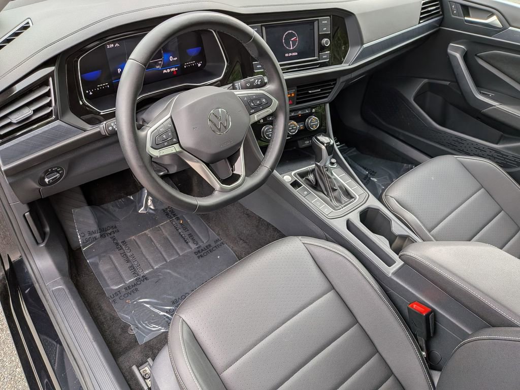 Used 2024 Volkswagen Jetta SE w/ Panoramic Sunroof Package FWD image 11