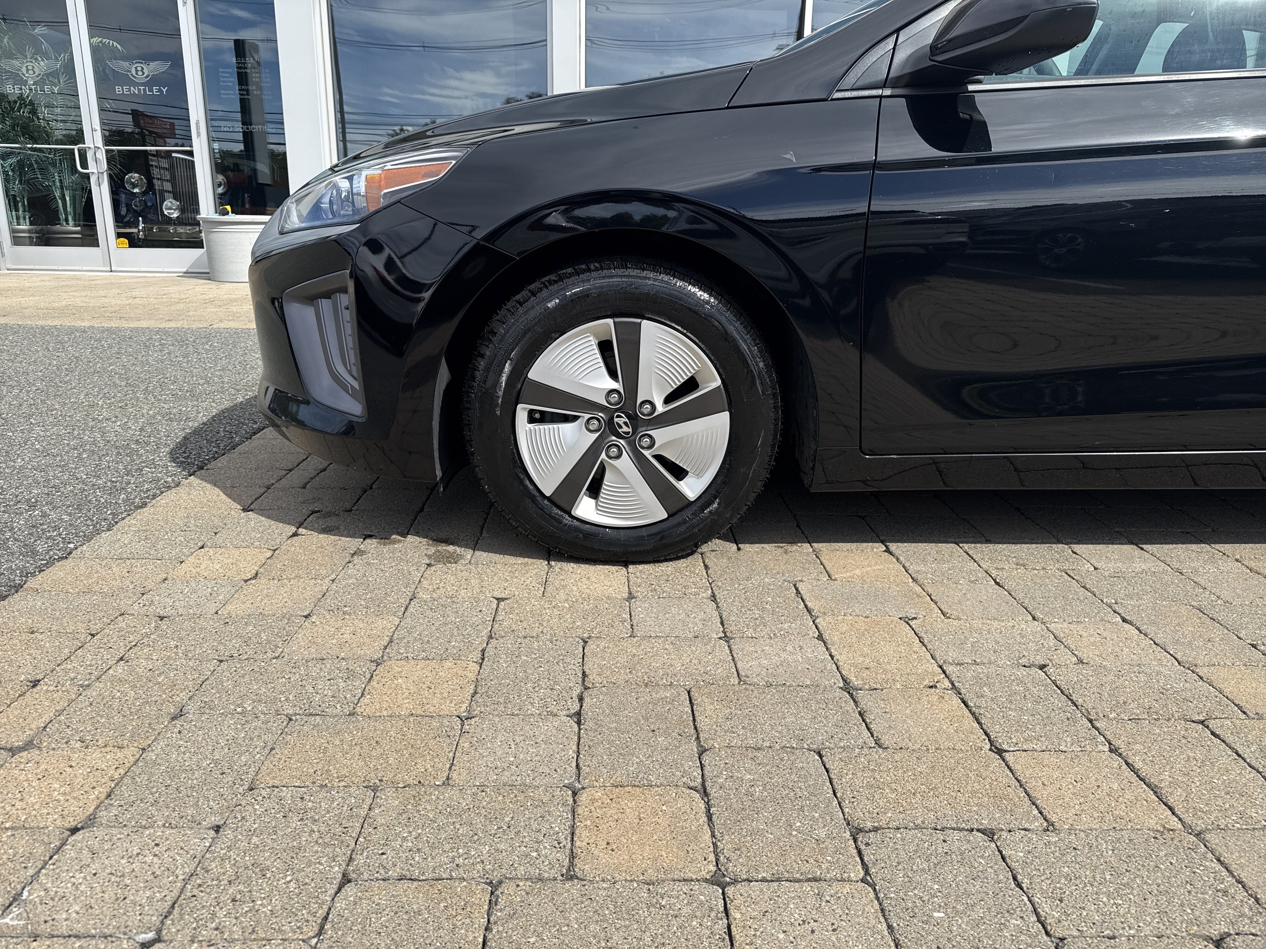 Used 2021 Hyundai Ioniq Blue FWD image 4