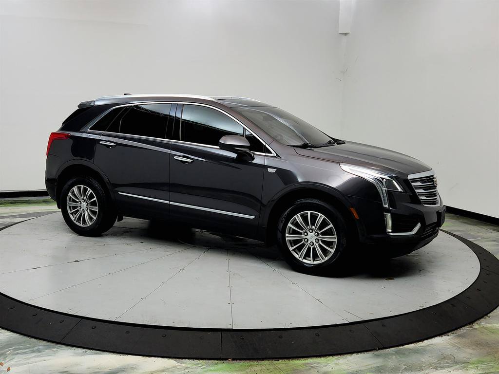 Used 2017 Cadillac XT5 Luxury w/ Driver Awareness Package FWD image 3