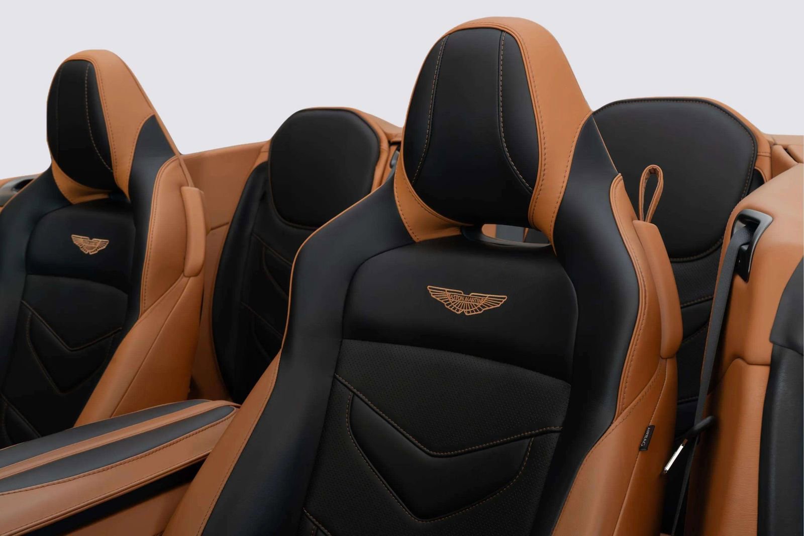 Used 2021 Aston Martin DBS Superleggera Volante image 23