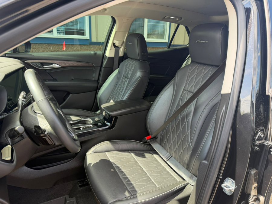 Used 2021 Buick Envision Avenir w/ Technology Package II image 15