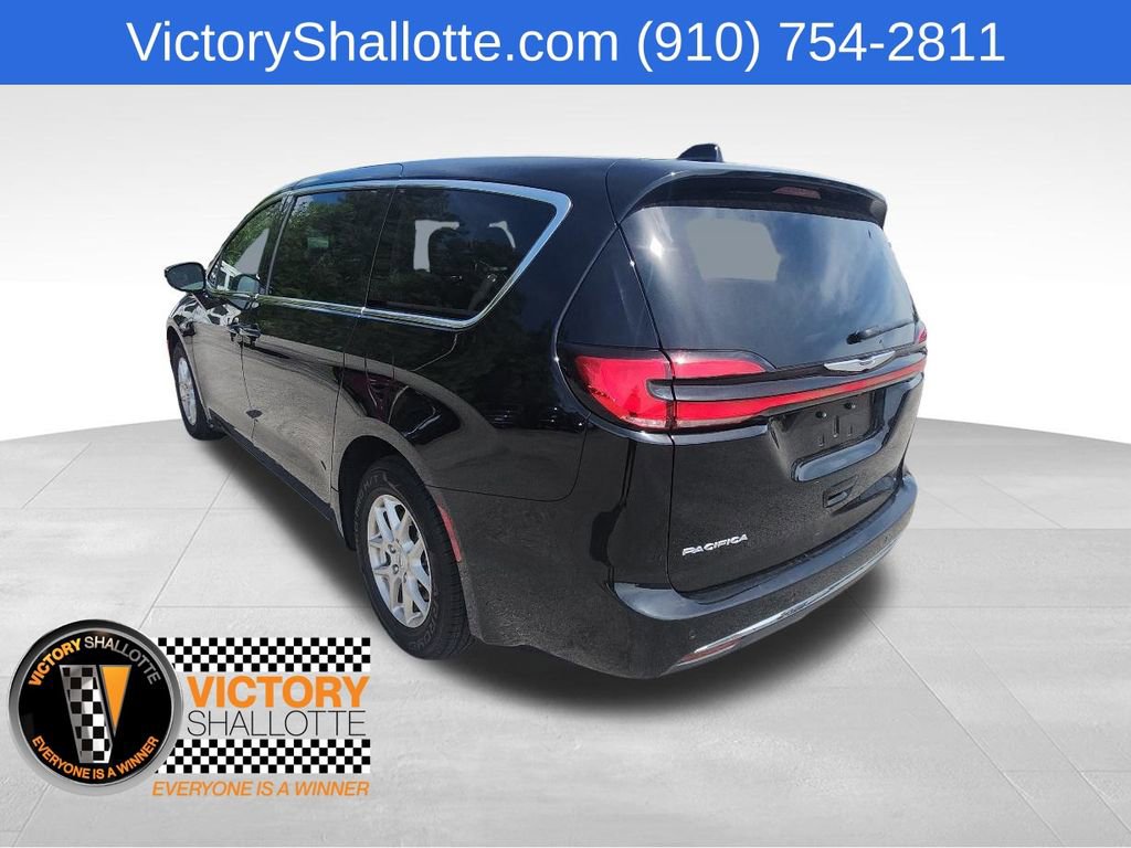 Certified 2024 Chrysler Pacifica Touring-L FWD image 25